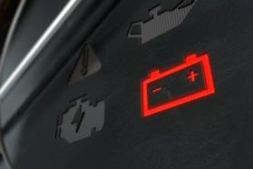 Top 5 des causes qui endommagent une batterie de voiture prématurément