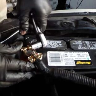 Comment remplacer ses cosses de batterie voiture ?