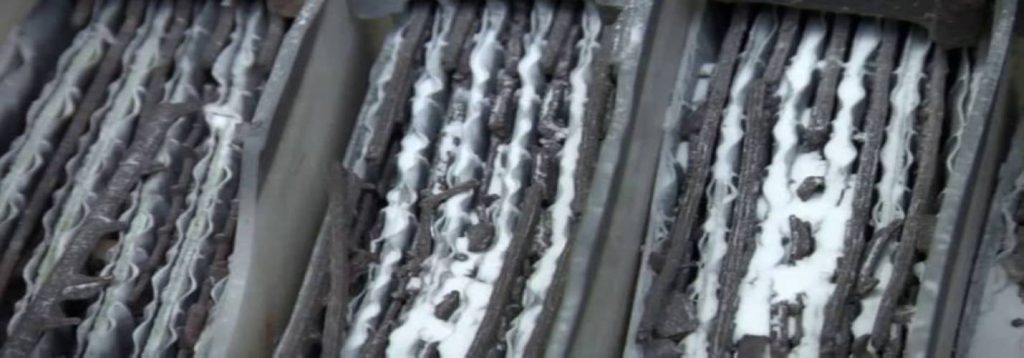 batterie-sulfatée-vue-interne-cellules